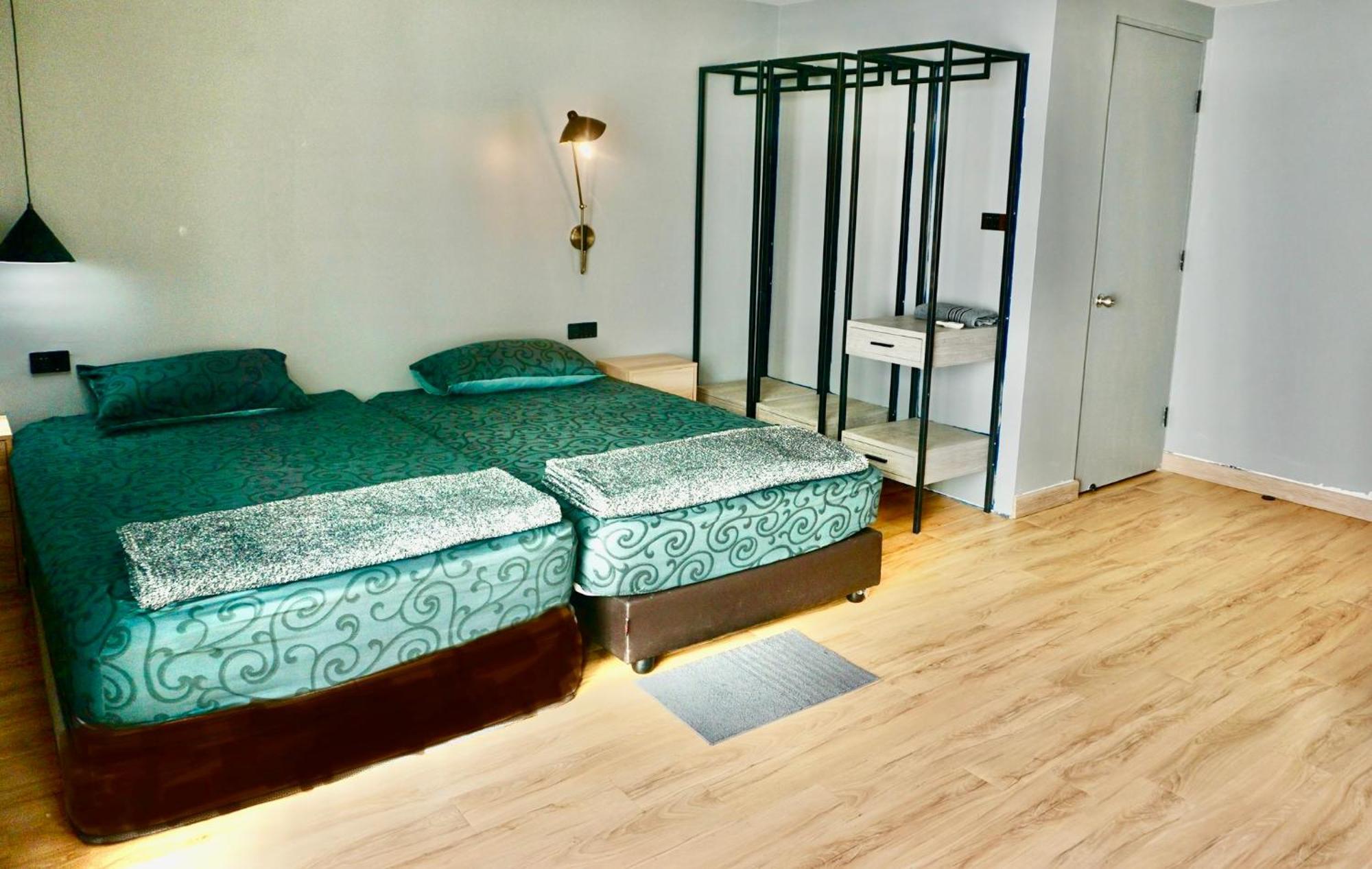 Апартаменты Silom Soi 3 Hash Hip And Funky With Rooftop View *